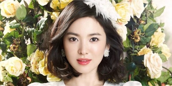 Song Hye Kyo luôn là cái tên nặng ký cho các bảng xếp hạng sao nữ.