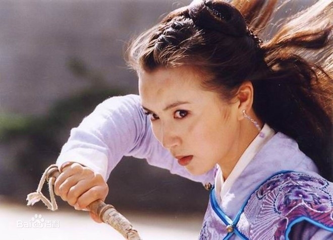 Vai A Tử do Trần Hảo đóng khiến người xem vừa thương vừa giận. Đây cũng là phiên bản A Tử được yêu thích trên màn ảnh. Vẻ đẹp của Trần Hảo, sự độc ác và si mê Kiều Phong đến mù quáng của nhân vật A Tử khiến người xem không thể ghét bỏ.