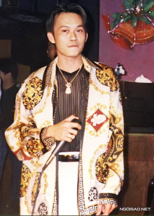 Danh hài Hoài Linh năm 1998 còn rất trẻ trung, lãng tử. 