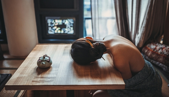 5 biểu hiện bạn đã yêu nhầm cao thủ "bắt cá hai tay"