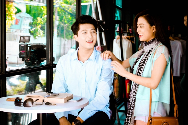 Hoàng Thuỳ Linh và Harry Lu cũng dính nghi án hẹn hò sau lần hợp tác trong bộ phim Thần tượng.