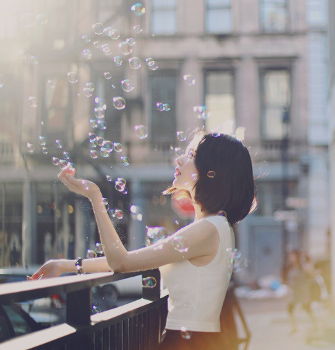 Chỉ cần anh hạnh phúc thì dù anh bên ai cũng không còn quan trọng!