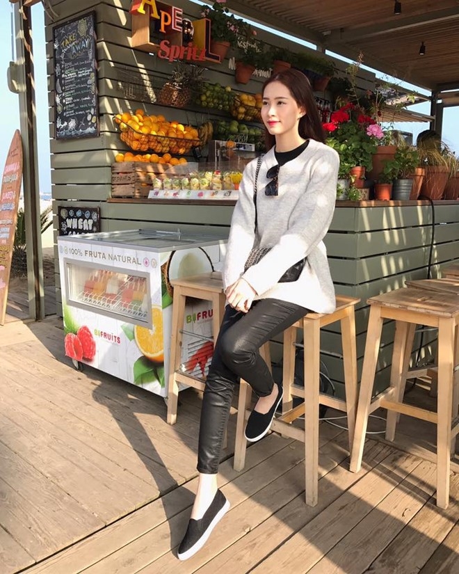Bestie-sao-viet-dien-ao-len