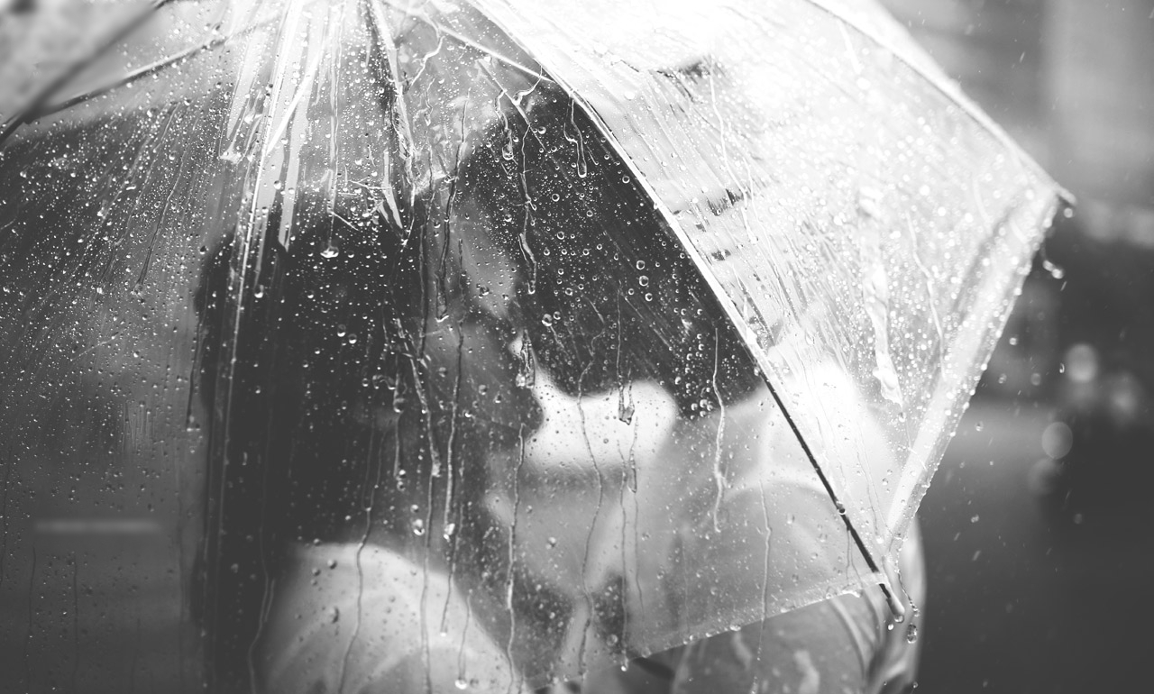 Chỉ có đàn bà không tự tin với tương lai mới dại đi ghen với quá khứ