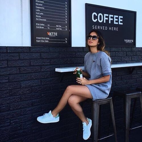 Muon mac chat khong phai nghi, cac nang can sam ngay 7 mau ao thun nay