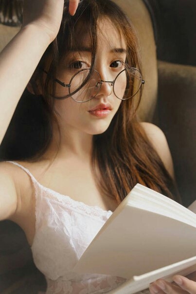 Bestie-ban-chat-12-cung