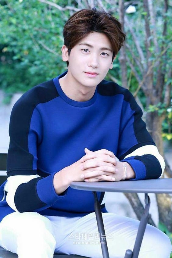 bestie dan ong tu tin