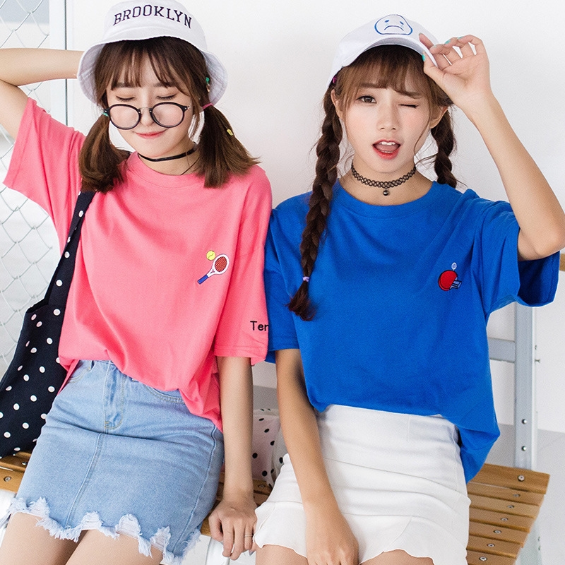 Muon mac chat khong phai nghi, cac nang can sam ngay 7 mau ao thun nay