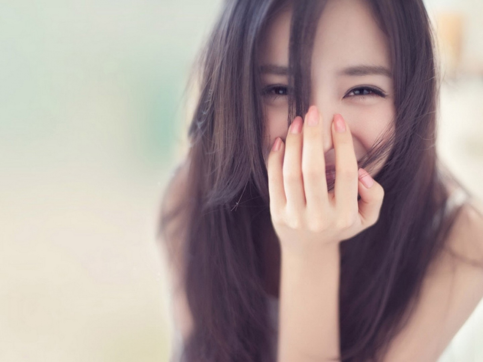 Bestie-doan-tinh-cach-qua-nu-cuoi