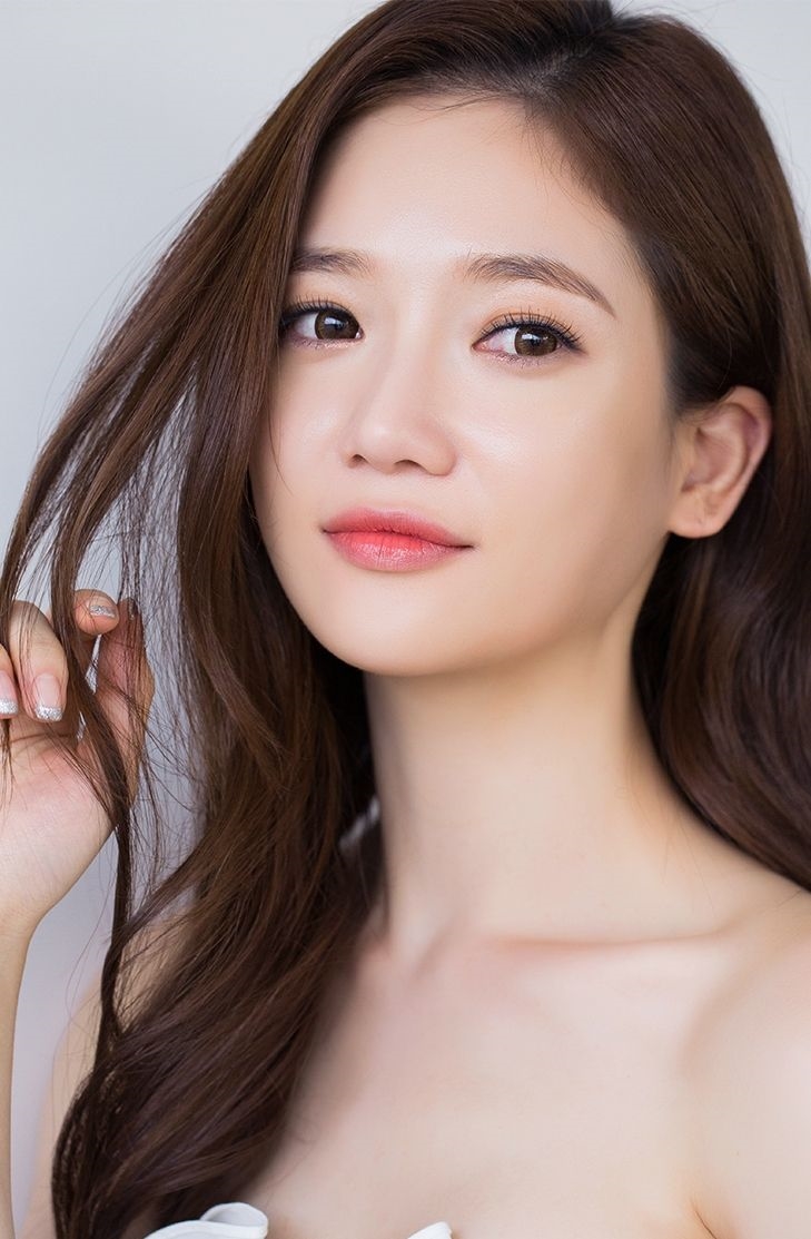 bestie-xu-huong-trang-diem-dep-duoi-moi-goc-may