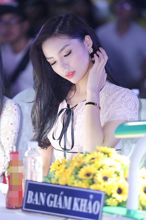 bestie-xu-huong-trang-diem-dep-duoi-moi-goc-may