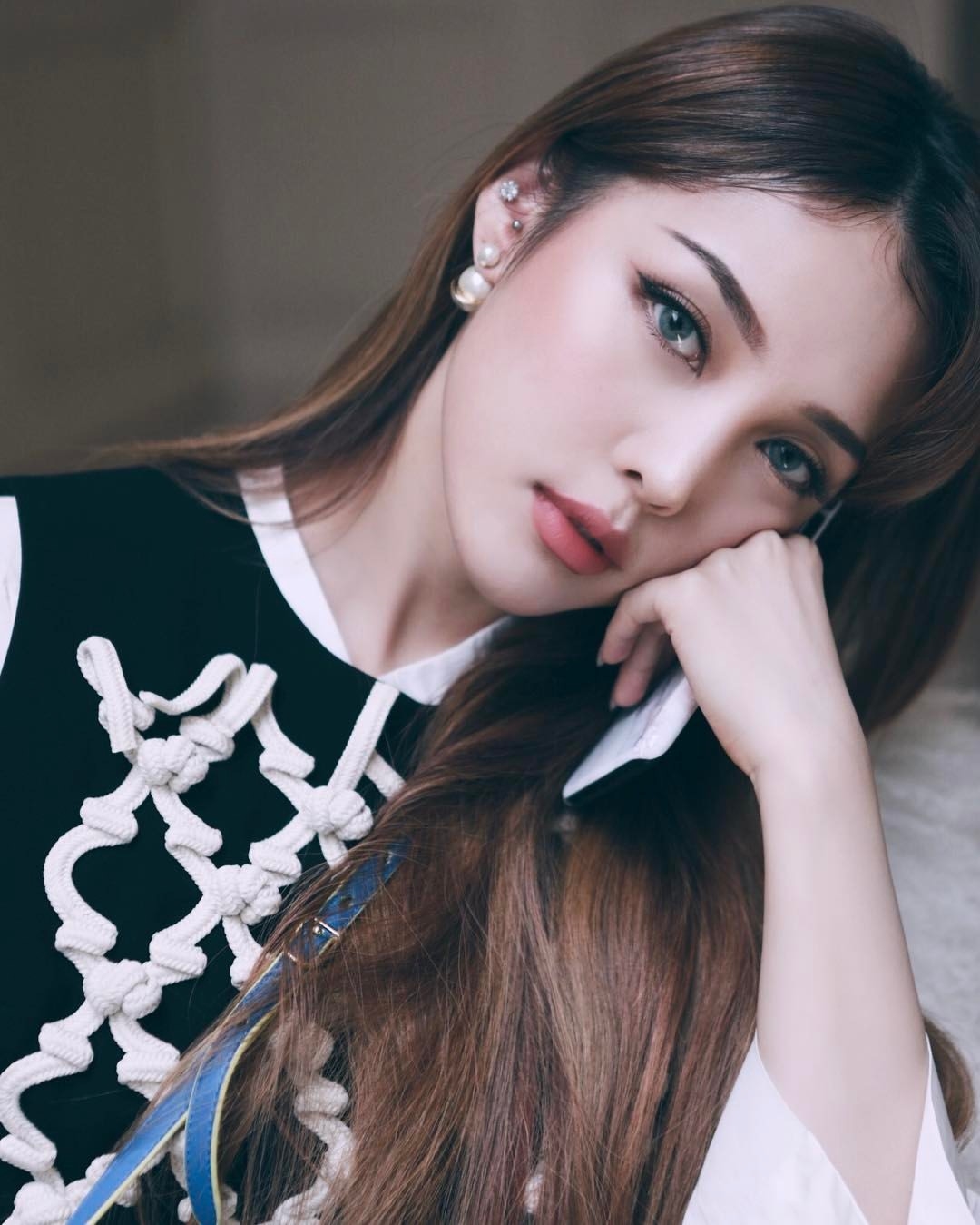 bestie-xu-huong-trang-diem-dep-duoi-moi-goc-may