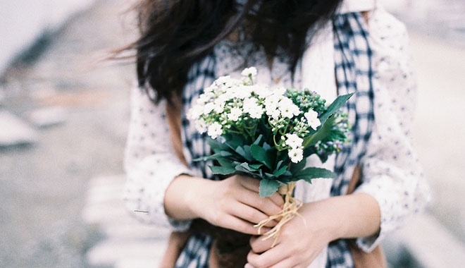 Đừng mong chờ ai mang hạnh phúc đến cho bạn mà hãy tự mình làm điều đó