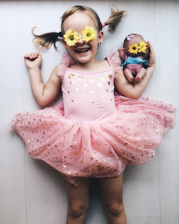 Bé gái 3 tuổi hot nhất instagram vì quá đáng yêu trong bộ ảnh rau củ quả độc đáo