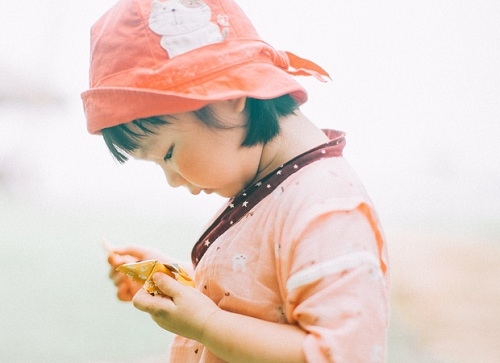 Chẳng cần đâu xa, Việt Nam cũng có em bé má "bánh bao" xinh xắn đáng yêu thế này