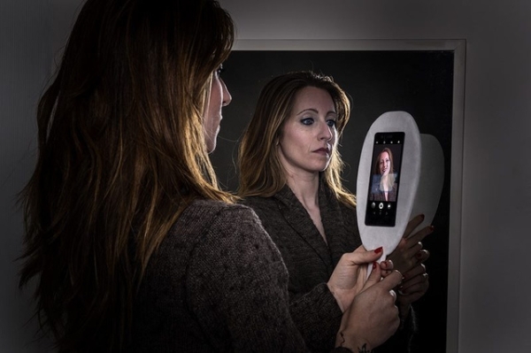 bestie con nghien smartphone 7