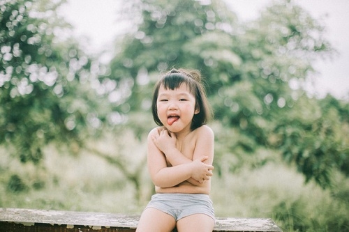 Chẳng cần đâu xa, Việt Nam cũng có em bé má "bánh bao" xinh xắn đáng yêu thế này