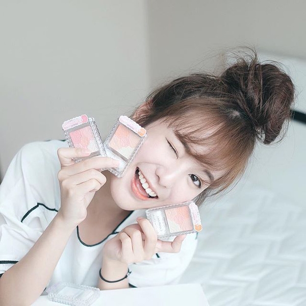 bestie-trang-diem-cho-nang-cong-so-tre-hon-tuoi