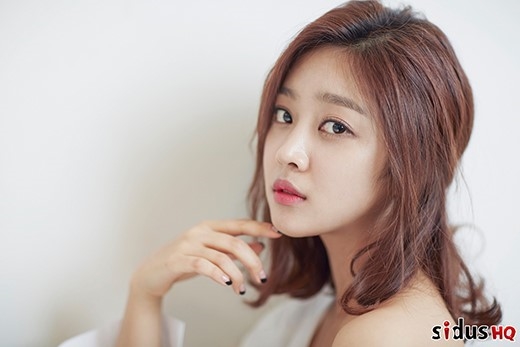 bestie my nhan hoa han giong nhau tinh duyen trai nguoc