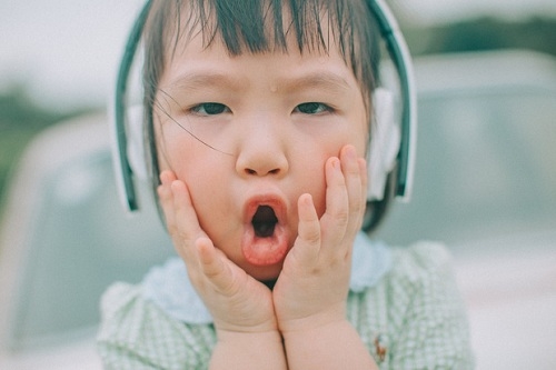 Chẳng cần đâu xa, Việt Nam cũng có em bé má "bánh bao" xinh xắn đáng yêu thế này