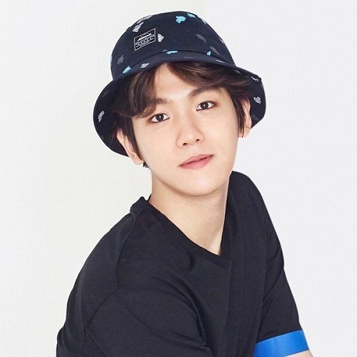 Học sao Kpop cách phối mũ tai bèo "chất chơi" cùng mọi loại trang phục