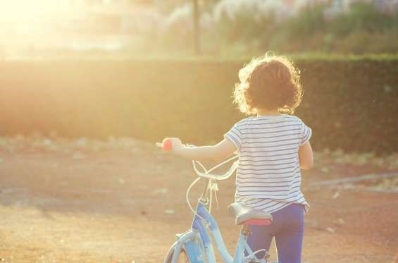Bố mẹ làm 3 điều này nghĩa là đang vô tình phá hủy lòng tự trọng của con