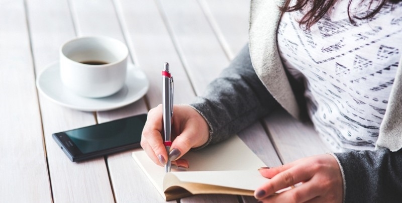 Có phải phụ nữ mới cưới đều làm những điều này khi chồng vắng nhà?