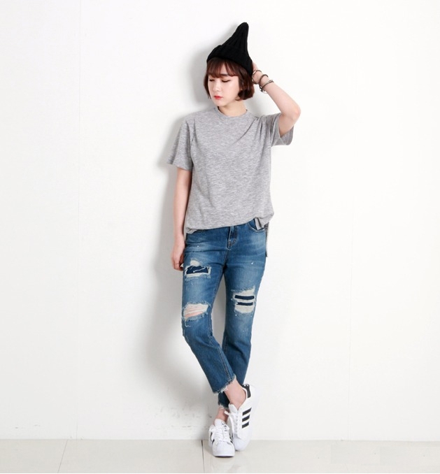 bestie phoi trang phuc voi giay sneakers