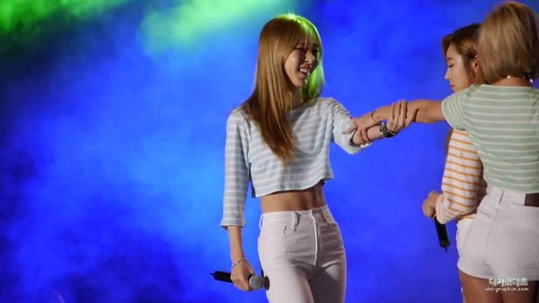 bestie co bung san chac cua Moonbyul