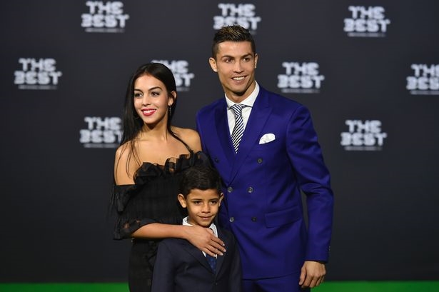 bestie ronaldo ban gai con trai