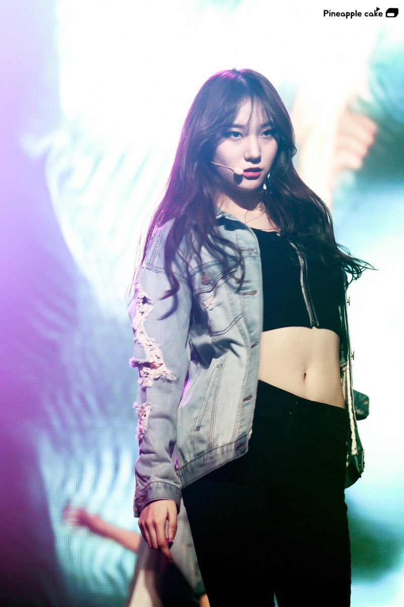 bestie Idol thich hop lam model