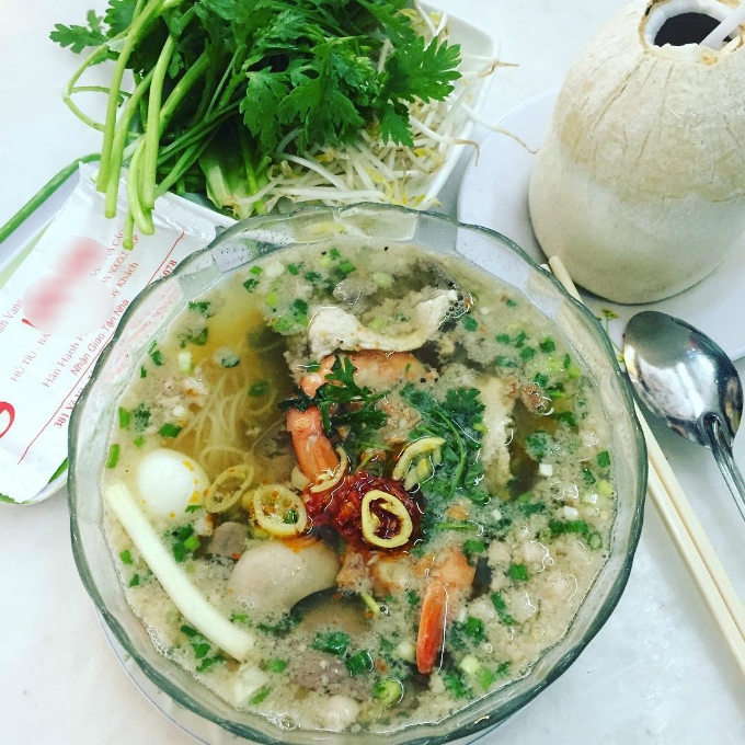 8 quán vỉa hè giá trên trời nhưng