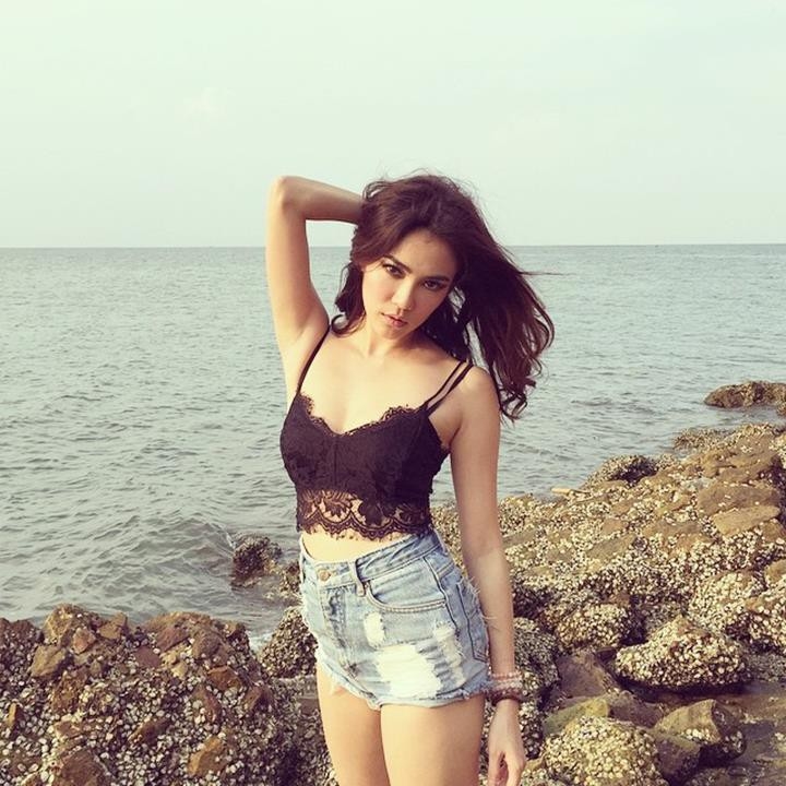 Cách mix đồ cực chất với bralettes cho nàng điệu
