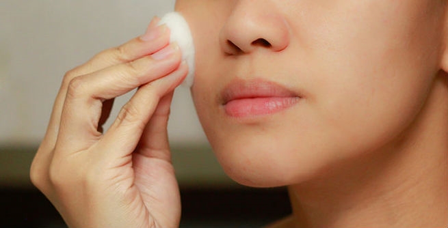 Những bí kíp làm mờ sẹo mụn ngay trong tủ lạnh của bạn