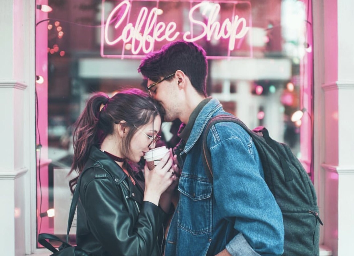 Những cặp đôi hạnh phúc lâu dài luôn làm 5 điều này từ lúc mới yêu