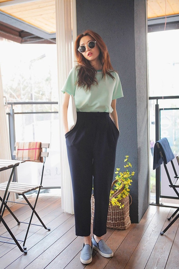 bestie phoi trang phuc voi giay sneakers