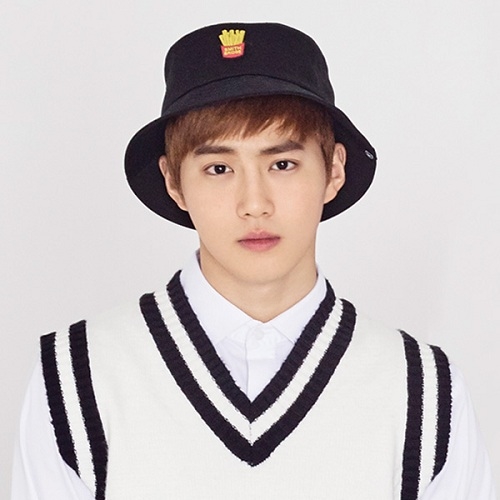 Học sao Kpop cách phối mũ tai bèo "chất chơi" cùng mọi loại trang phục