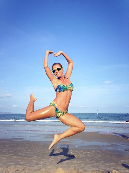 bestie sao viet khoe bikini