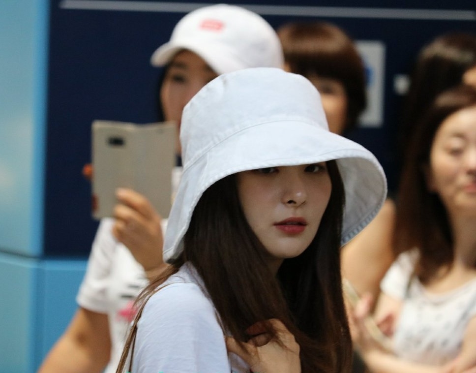 bestie-mu-bucket-tao-nen-con-sot-mua-he-cua-sao-han