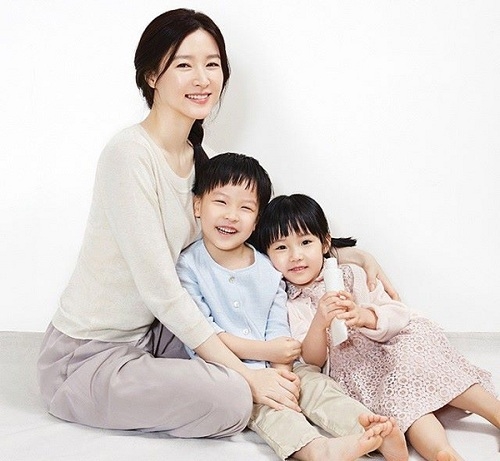 Loạt nhóc tì cực đáng yêu nhà sao Hàn "đốn tim" fan ngay từ cái nhìn đầu tiên