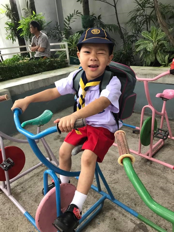 bestie chu tieu ngu guc