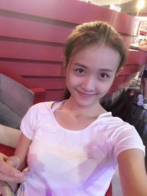 bestie my nhan viet mat moc tuoi chua 18