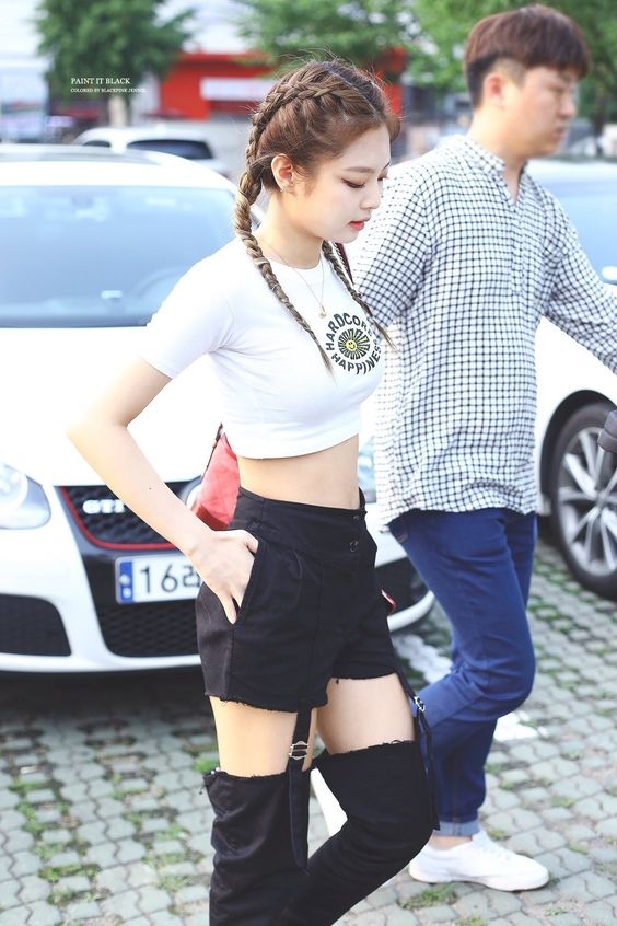 bestie phong cach Jennie Black Pink 16