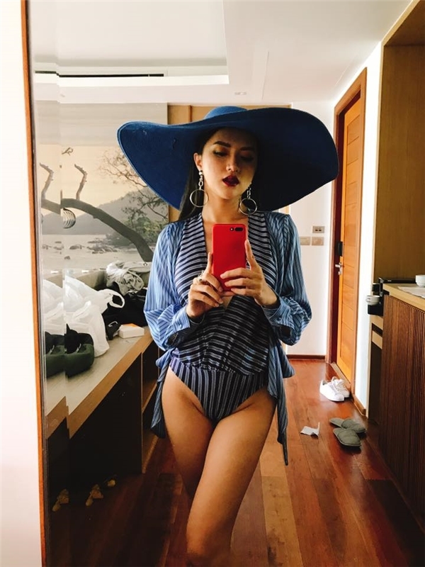 bestie my nhan viet dien bikini quyen ru