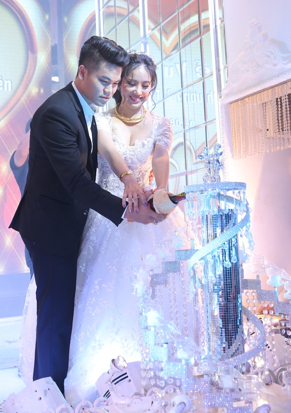 bestie vay cuoi sao viet