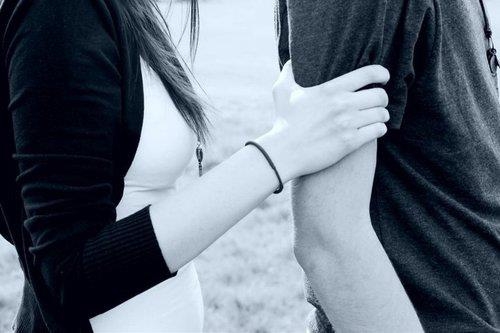 Chia tay rồi tuyệt đối đừng yếu hèn níu người đã không trân trọng bạn