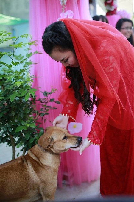 bestie chu cho khoc khi co chu len xe hoa ve nha chong