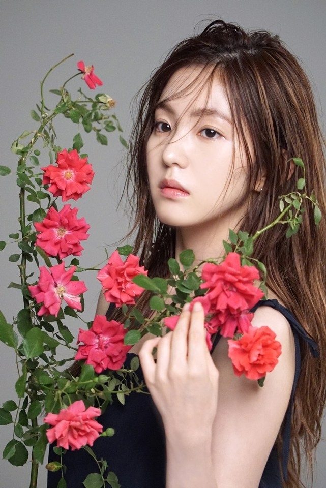 bestie idol nu thu hut phai nu