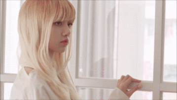 bestie Lisa chinh la bup be song