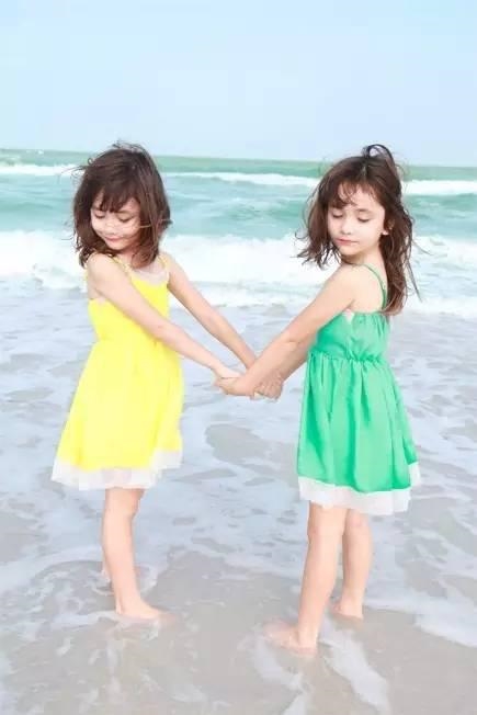 bestie chi em song sinh
